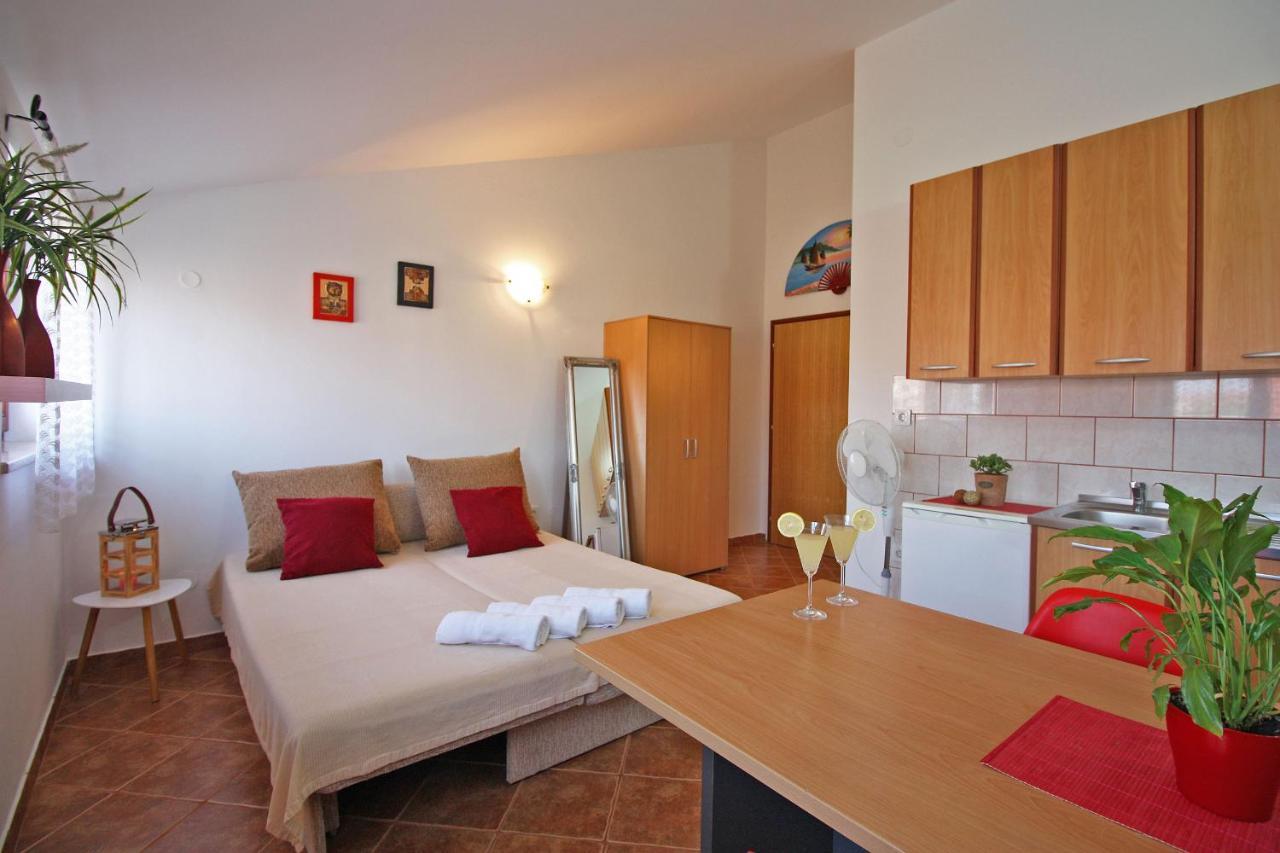 Brijunisol - 3 Apartments Top Position Near The Beautiful Beach Fažana Dış mekan fotoğraf
