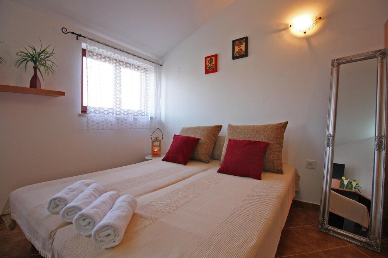 Brijunisol - 3 Apartments Top Position Near The Beautiful Beach Fažana Dış mekan fotoğraf