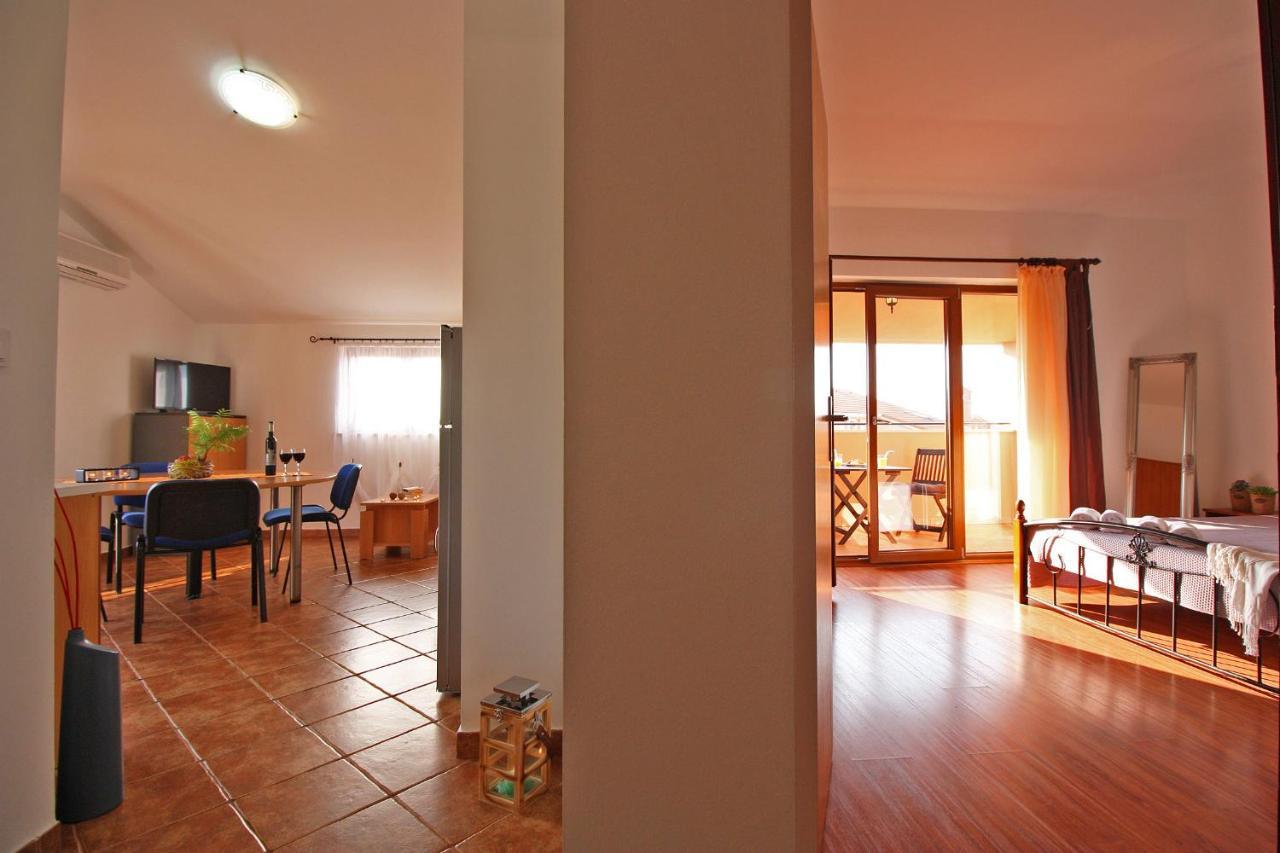 Brijunisol - 3 Apartments Top Position Near The Beautiful Beach Fažana Dış mekan fotoğraf