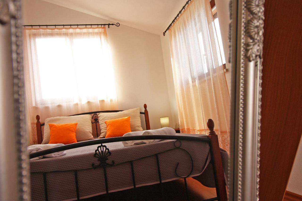 Brijunisol - 3 Apartments Top Position Near The Beautiful Beach Fažana Dış mekan fotoğraf