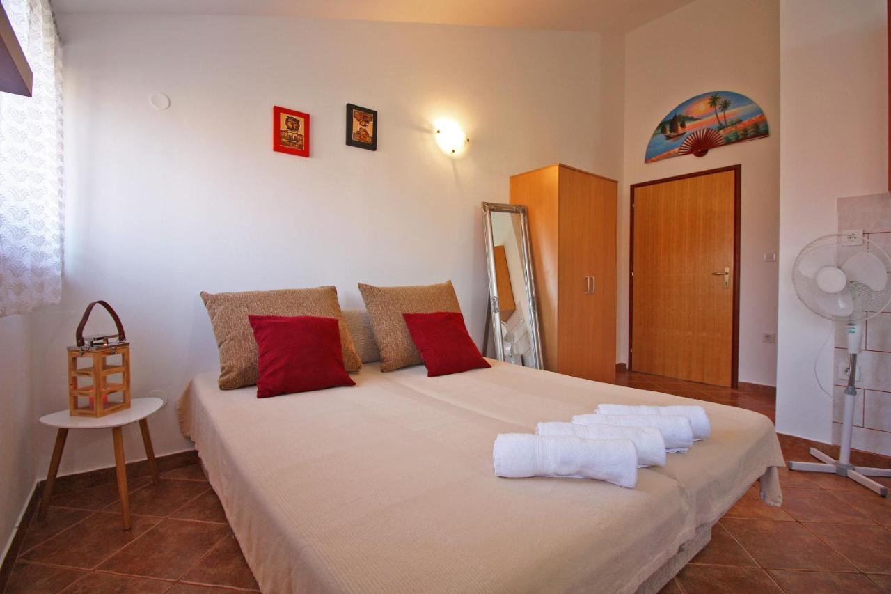 Brijunisol - 3 Apartments Top Position Near The Beautiful Beach Fažana Dış mekan fotoğraf