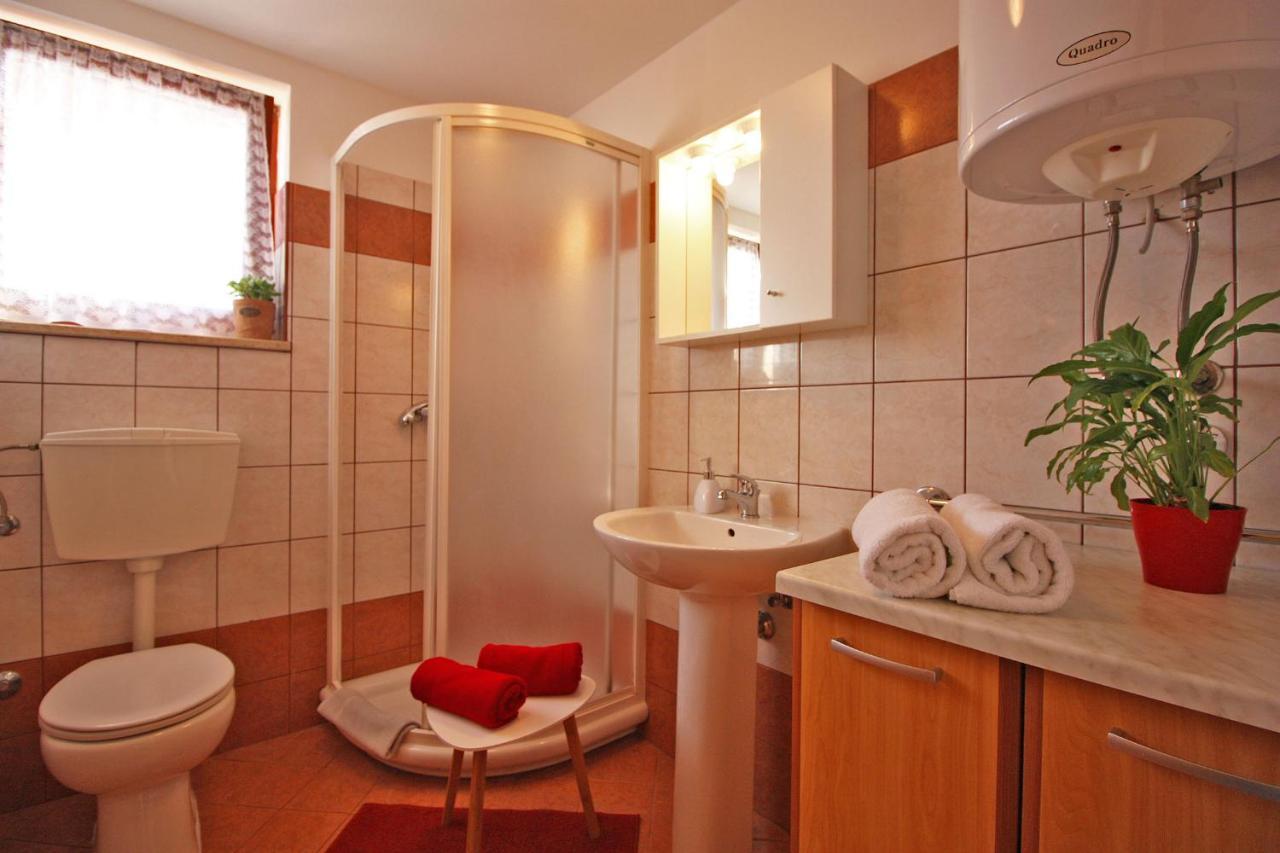 Brijunisol - 3 Apartments Top Position Near The Beautiful Beach Fažana Dış mekan fotoğraf