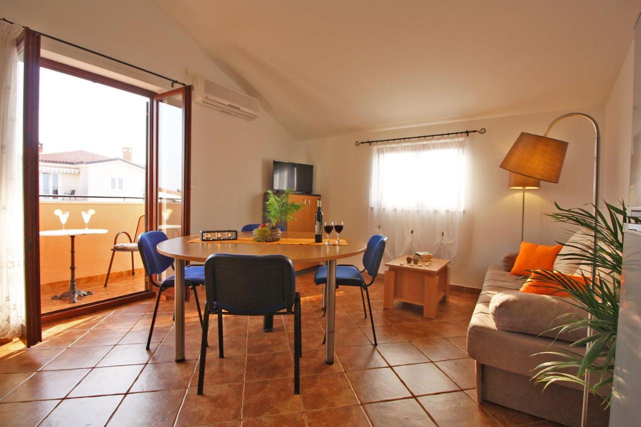 Brijunisol - 3 Apartments Top Position Near The Beautiful Beach Fažana Dış mekan fotoğraf