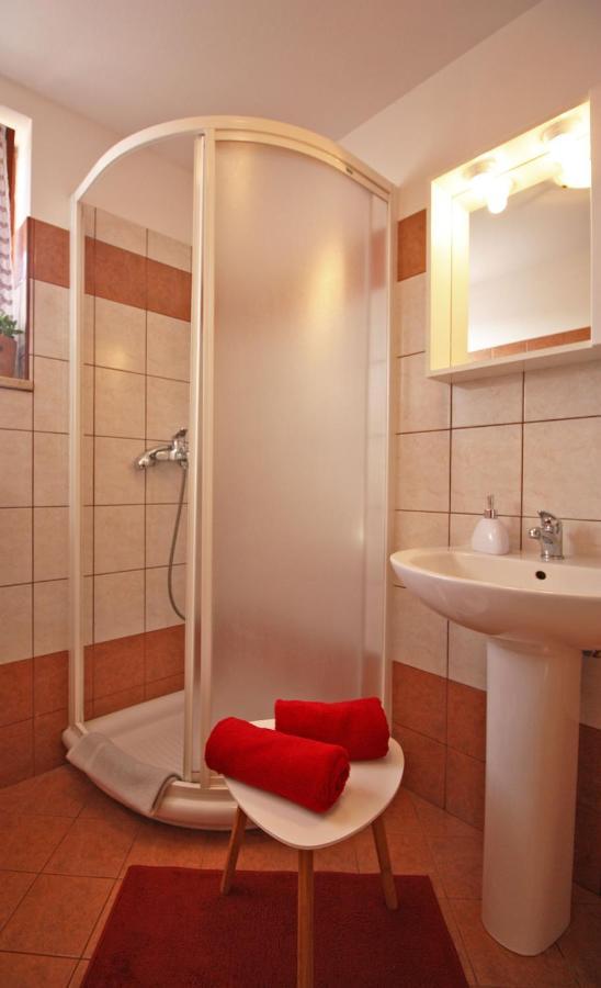 Brijunisol - 3 Apartments Top Position Near The Beautiful Beach Fažana Dış mekan fotoğraf