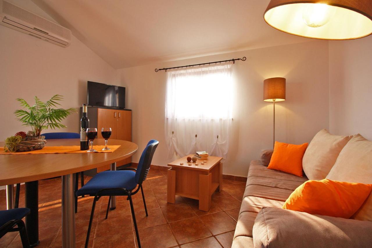 Brijunisol - 3 Apartments Top Position Near The Beautiful Beach Fažana Dış mekan fotoğraf