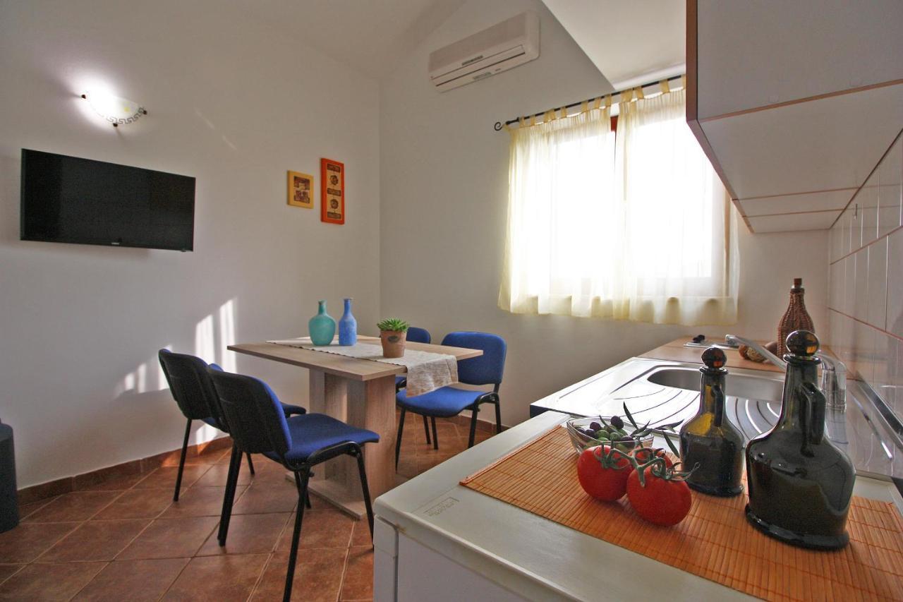 Brijunisol - 3 Apartments Top Position Near The Beautiful Beach Fažana Dış mekan fotoğraf